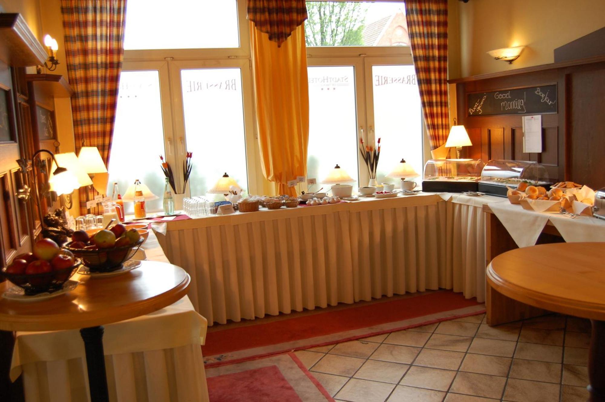 Stadthotel Детмолд Екстериор снимка
