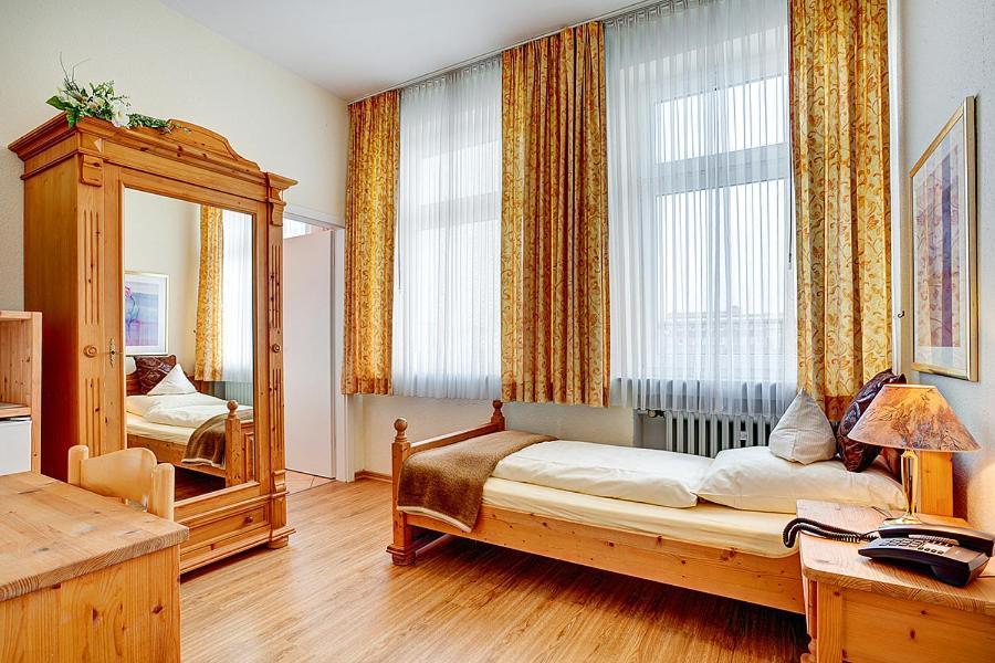 Stadthotel Детмолд Екстериор снимка