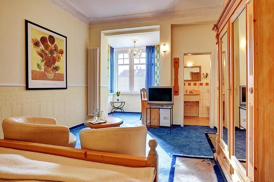 Stadthotel Детмолд Екстериор снимка