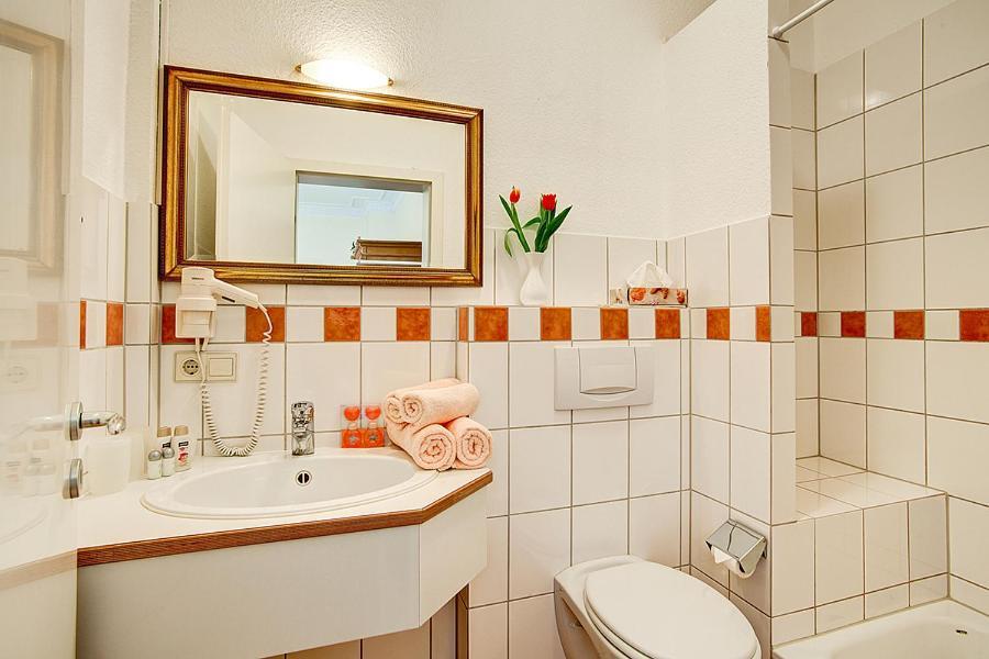 Stadthotel Детмолд Екстериор снимка